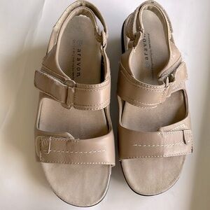 Aravon by New Balance Women's Leather Soft Taupe Katy Sandals Size 6EE